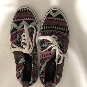 H&M Divided sneakers fabric Indian pattern multicolor green-pink-black
